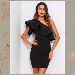 🎉HP🎉 Ruffled One Shoulder Flounce Dress